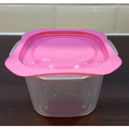 VIXI 900 ml-es frissentartó edény, ideális ételtárolásra és mikróban melegíthető.
