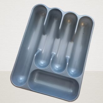 VIXI szürke színű evőeszköztartó, praktikus elosztással, mosogatógépben mosható és hosszú élettartamú, ideális a konyhába.