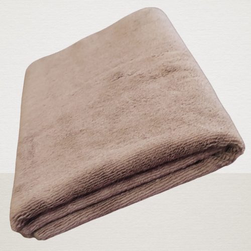 VIXI fürdőlepedő sötétbarna színben, puha és nedvszívó mikroszálas törölköző 70x140 cm-es méretben