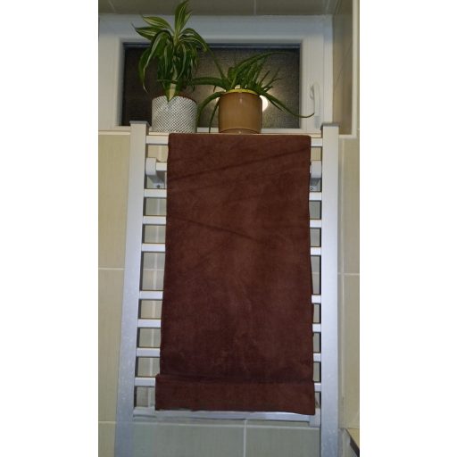 VIXI fürdőlepedő sötétbarna színben, puha és nedvszívó mikroszálas törölköző 70x140 cm-es méretben