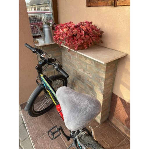 VIXI nyeregpárna szürke színben, kényelmes és hőszigetelt bicikli ülésvédő