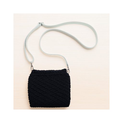 Horgolt fekete crossbody táska